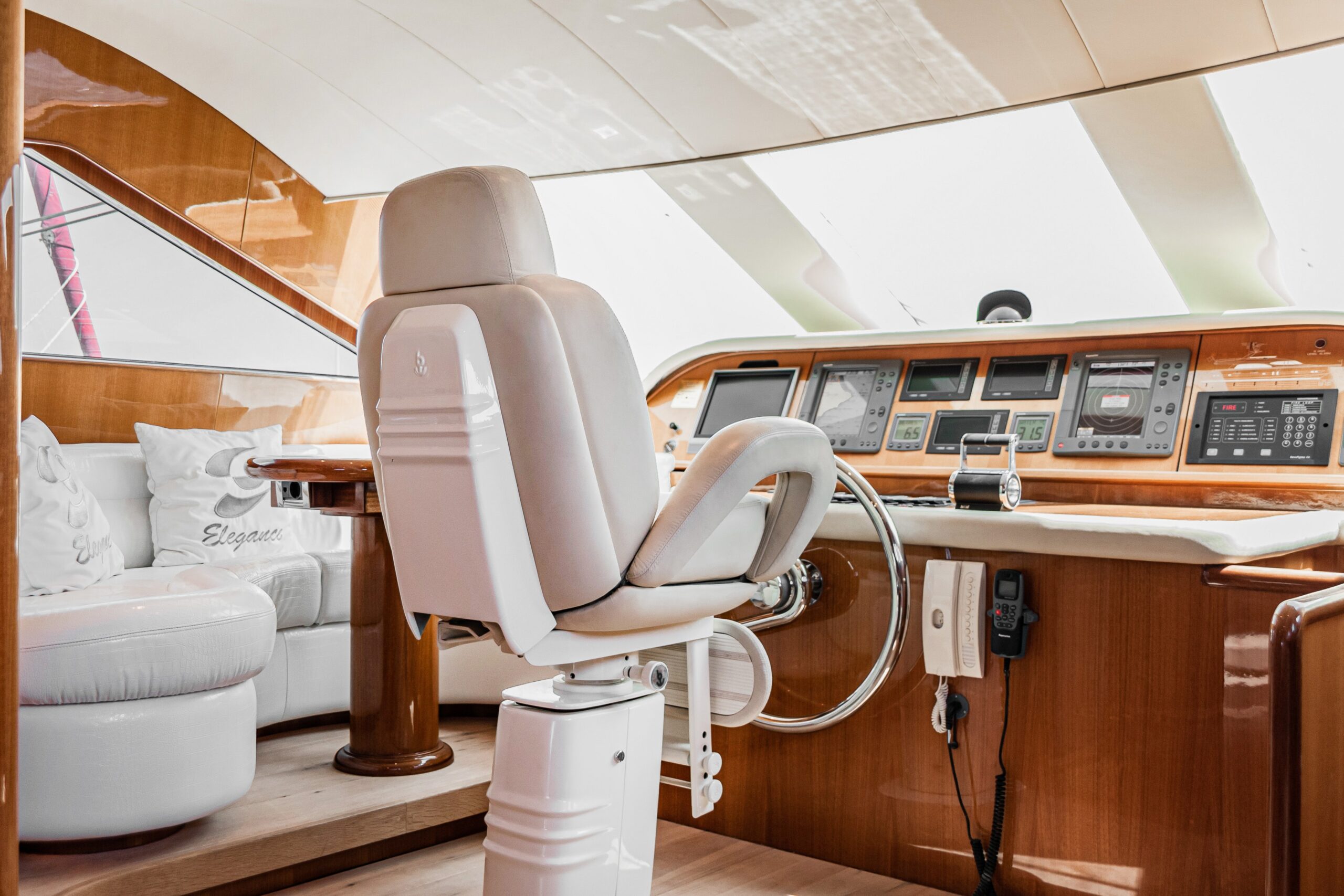 yacht interior cleaning
