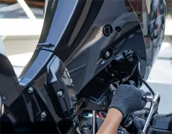 Outboard maintenance tips: grease points and pivot points of outboard motor